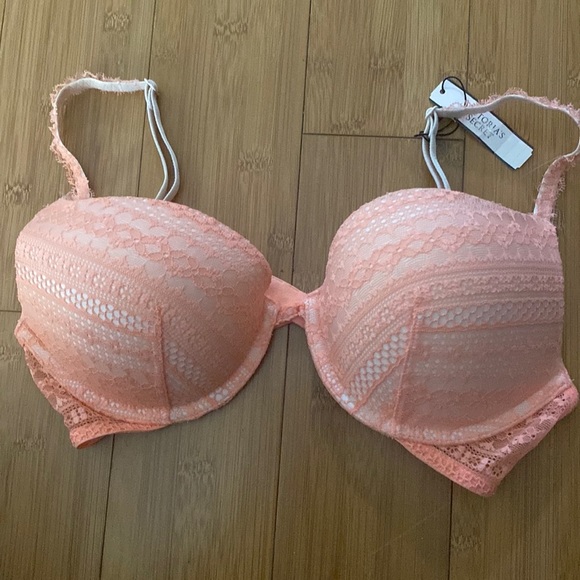 Victoria Secret Underwire Lacy Bra - Picture 1 of 3